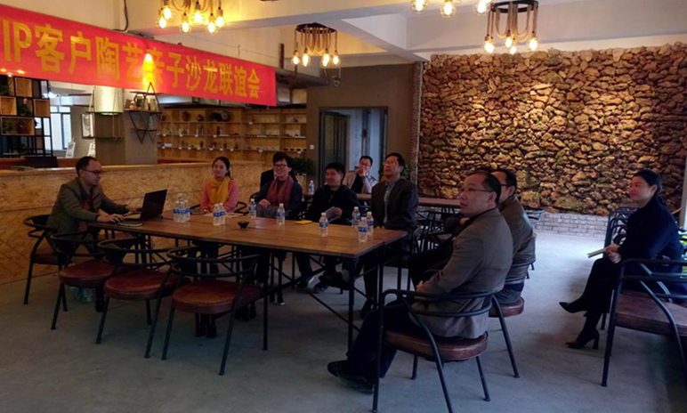 副校长石维富一行听取文化艺术街区策划案