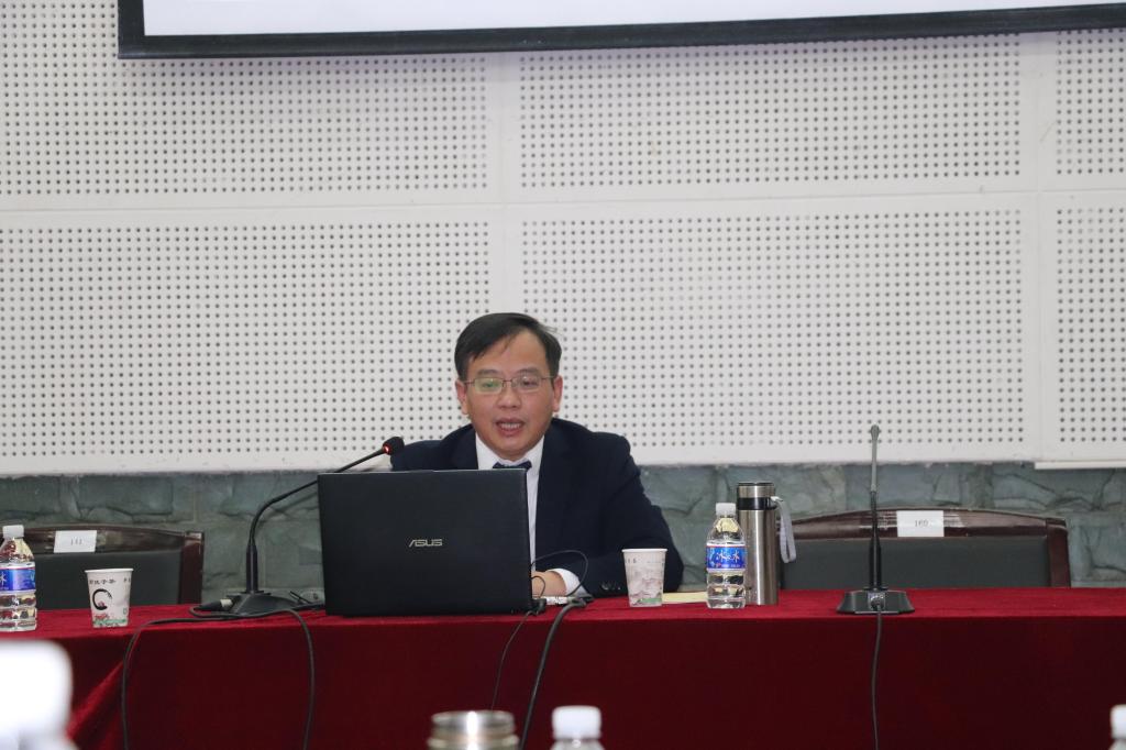 潘克俭以《专业认证视野下的临床医学教育》为题作大会报告